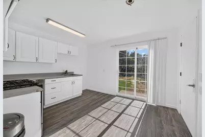 5604 Bonniemae Way, Sacramento, CA 95824 - Photo 8