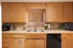 802 Pine St, Manteca, CA 95336 - Photo 16