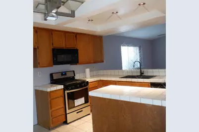 8425 Vintage Park Drive, Sacramento, CA 95828 - Photo 12