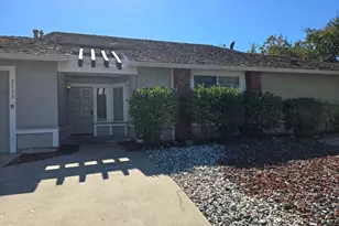 8425 Vintage Park Dr, Sacramento, CA 95828 - Photo 18