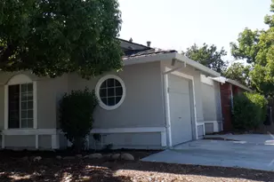 8425 Vintage Park Dr, Sacramento, CA 95828 - Photo 2