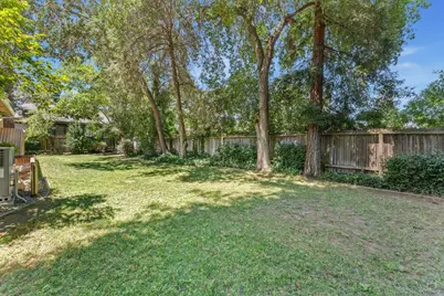 2221 Sierra Boulevard, Sacramento, CA 95825 - Photo 2