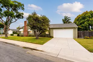 929 Capistrano Dr, Salinas, CA 93901 - Photo 4
