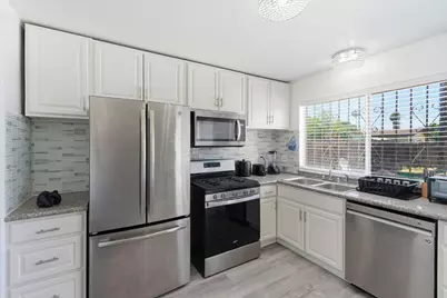 832 W 8th Street, Stockton, CA 95206 - Photo 14
