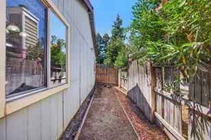 821 N Hill Way, Sacramento, CA 95838 - Photo 36