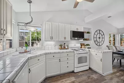 821 N Hill Way, Sacramento, CA 95838 - Photo 10
