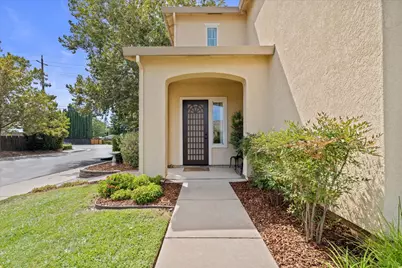 9622 Little Harbor Court, Elk Grove, CA 95624 - Photo 4