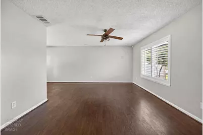 10036 Vanguard Drive, Sacramento, CA 95827 - Photo 4