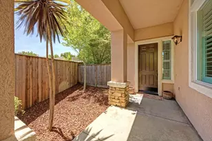 3572 Pacifica Ln, Elk Grove, CA 95758 - Photo 6