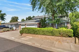1110 Cottonwood Dr, Roseville, CA 95661 - Photo 2