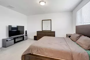 9490 Cheverny Wy, Sacramento, CA 95829 - Photo 32