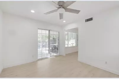 8924 Sawtelle Way, Sacramento, CA 95826 - Photo 8