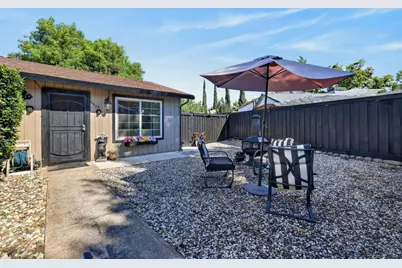 6913 Speckle Way, Sacramento, CA 95842 - Photo 6