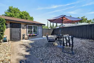 6913 Speckle Way, Sacramento, CA 95842 - Photo 6
