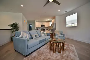 2728 37th St, Sacramento, CA 95817 - Photo 4