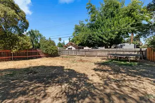 5837 Vista Ave, Sacramento, CA 95824 - Photo 24