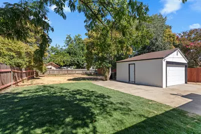 5837 Vista Avenue, Sacramento, CA 95824 - Photo 22