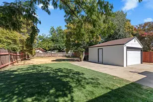 5837 Vista Ave, Sacramento, CA 95824 - Photo 22