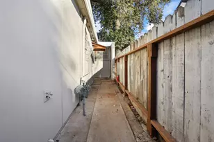 702 E Oak St, Stockton, CA 95202 - Photo 34