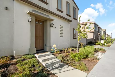8987 Upbeat Way, Elk Grove, CA 95757 - Photo 6