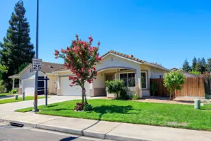 3377 4 Seasons Dr, Turlock, CA 95382 - Photo 2