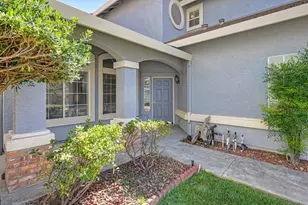 8647 Alaska Range Way, Elk Grove, CA 95624 - Photo 2