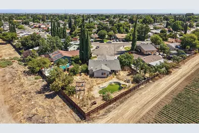20 Yosemite Drive, Tracy, CA 95376 - Photo 10