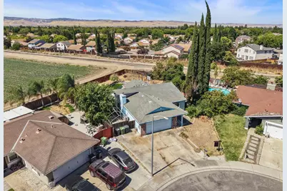 20 Yosemite Drive, Tracy, CA 95376 - Photo 8