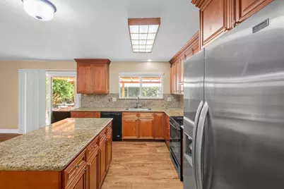 935 Springoak Way, Stockton, CA 95209 - Photo 8