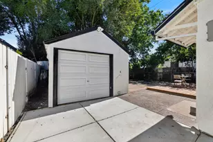 4564 15th Ave, Sacramento, CA 95820 - Photo 30