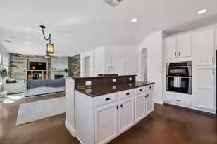 701 Rolling Green Dr, West Sacramento, CA 95605 - Photo 12