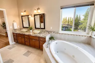 8770 Bottlebrush Ct, Elk Grove, CA 95624 - Photo 16