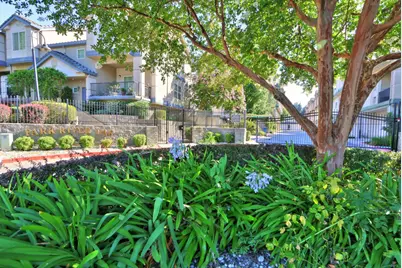 7809 Park River Oak Circle, Sacramento, CA 95831 - Photo 46