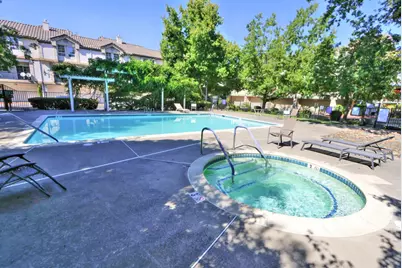 7809 Park River Oak Circle, Sacramento, CA 95831 - Photo 36
