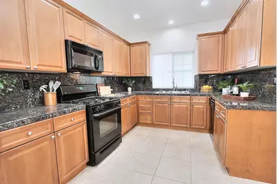 7809 Park River Oak Circle, Sacramento, CA 95831 - Photo 14