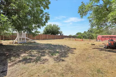 5212 Elizabeth Avenue, Olivehurst, CA 95961 - Photo 32