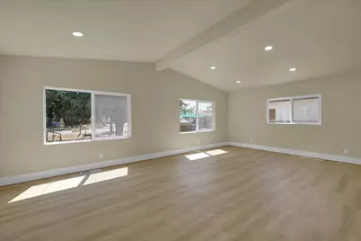 5212 Elizabeth Avenue, Olivehurst, CA 95961 - Photo 8
