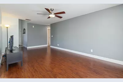 4214 Thornhill Drive, Sacramento, CA 95826 - Photo 14