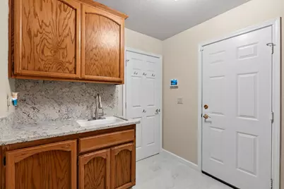 4938 Willow Vale Way, Elk Grove, CA 95758 - Photo 32