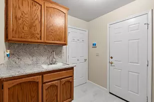 4938 Willow Vale Way, Elk Grove, CA 95758 - Photo 32