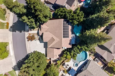4938 Willow Vale Way, Elk Grove, CA 95758 - Photo 6