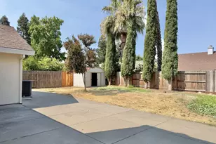 8561 Vintage Park Dr, Sacramento, CA 95828 - Photo 24