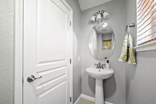 5000 Ocean Ln, Elk Grove, CA 95757 - Photo 8