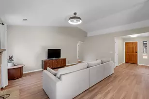 975 Doe Ct, Merced, CA 95340 - Photo 8