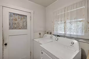 3851 W Pacific Ave, Sacramento, CA 95820 - Photo 26