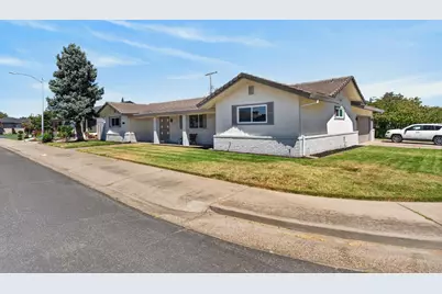 731 Birchwood Drive, Lodi, CA 95240 - Photo 2