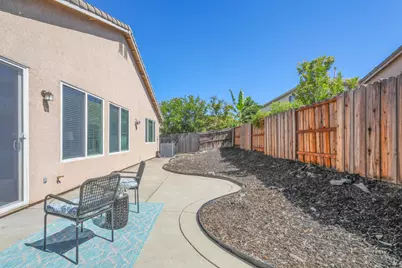 8625 Jocelyn Way, Elk Grove, CA 95758 - Photo 34
