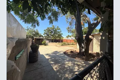 290 Santiago Avenue, Sacramento, CA 95815 - Photo 2