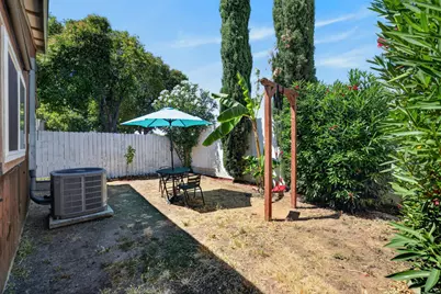 7700 Harvest Woods Drive, Sacramento, CA 95828 - Photo 26