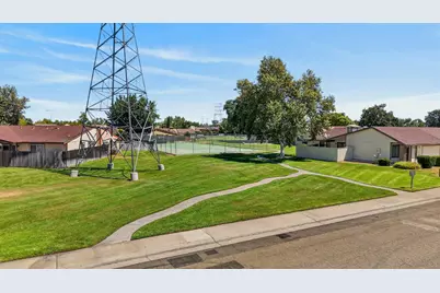 7700 Harvest Woods Drive, Sacramento, CA 95828 - Photo 34